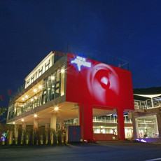 블루리본 받은 대형 갤러리 카페에서 말렌카 케이크와 시그니처 음료 체험하세요!