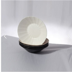 수려하고 섬세한 라인, 명장이 만든 기억도자기