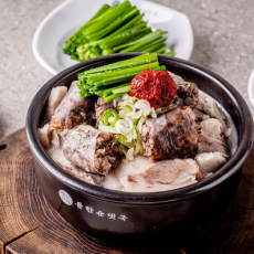 돌탄순댓국 대구수성점에서 맛있는 순대국 드셔보세요!