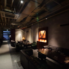 분위기 있는 데이트 모던바 호에서 즐기세요♥