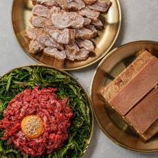 생고기와 양념의 이중주 매력 발산♥