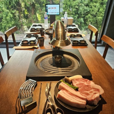 욜다 서귀포 중문점에서 맛있는 흑돼지 드셔보세요!