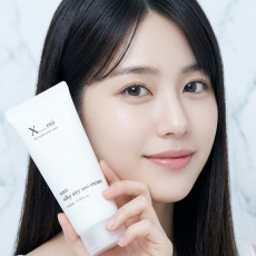 히알루론산과 판테놀로 빠르게 속건조 잡아주는 엑스미 실키 에어리 수 크림♥