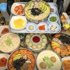 국물 장인!!줄 서서 먹는 맛있는 장칼국수 먹으러 오세요!