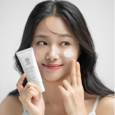 모이스테르 브라이트닝 매직 크림