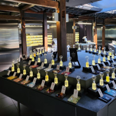 로얄워터 익선점에서 향기 가득한 데이트하세요 :)