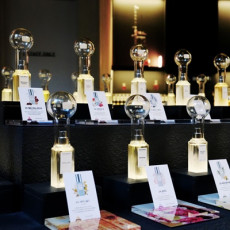 다양한 향기로 가득한 로얄워터 연남점으로 오세요 :)