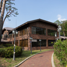 대형 베이커리 카페 피첼로비앤디에서 도심속 여유를 느껴보세요