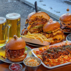 설악산뷰 ! 아론버거 드셔보세요