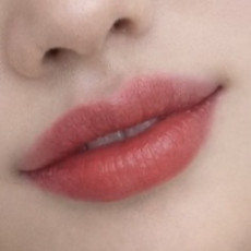오브아이에서 입술 문신 받아보세요