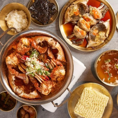 신사꽃게당 신사본점에서 맛있는 간장게장 드셔보세요!