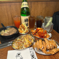 요즘 핫한 술집♥ 생마차에서 맛있는 안주 맛보세요!