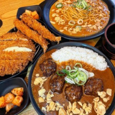 브릭커리에서 맛있는 카레 맛보세요 :)