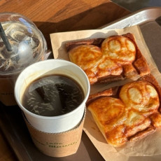 [전남/여수] Caffe 스톤마운틴에서 음료와 꼬북빵 드셔보세요!