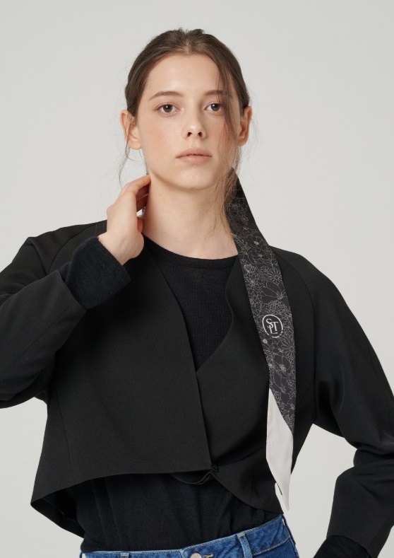 [블로그] 세련된 실루엣이 돋보이는 자켓 , 수수 리에 라운드 자켓