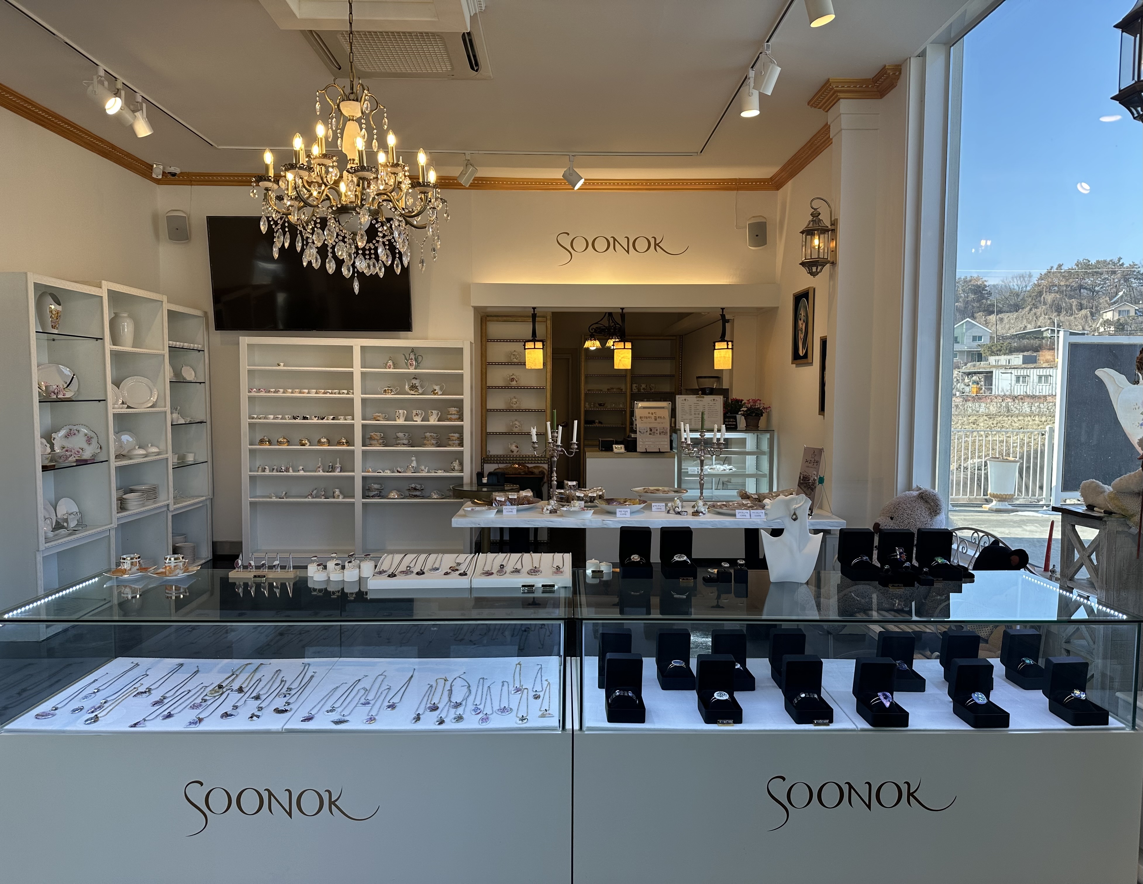 [경기도/양평] 원데이클래스와 커피,디저트를 한번에! 순옥 포슬린 아트카페.