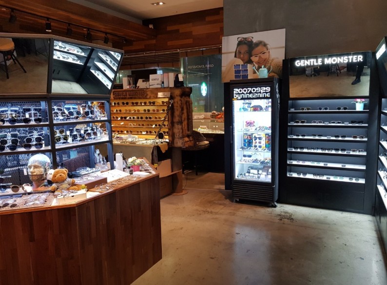 [서울/금천] 다양한 브랜드가 있는 글라스코드3927에서 안경/선글라스 만나보세요